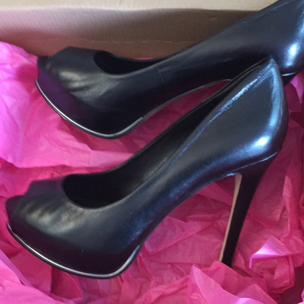 Guess heels black 6